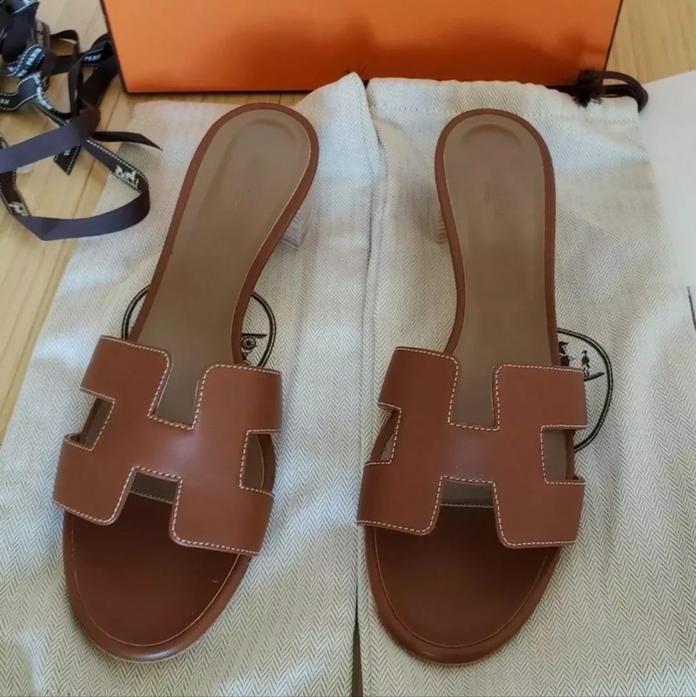 Hermes Oran Sandal Brown Gold Color Pristine Condition 2 inch Hill size …